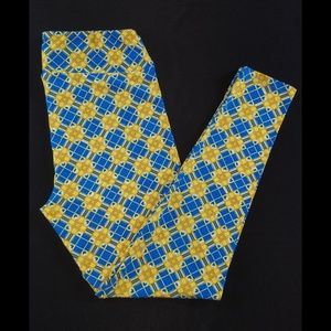 LulaRoe Leggings size T/C Tall & Curvy